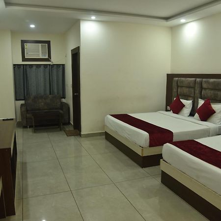 Satya Residency Hotel Катра Екстериор снимка