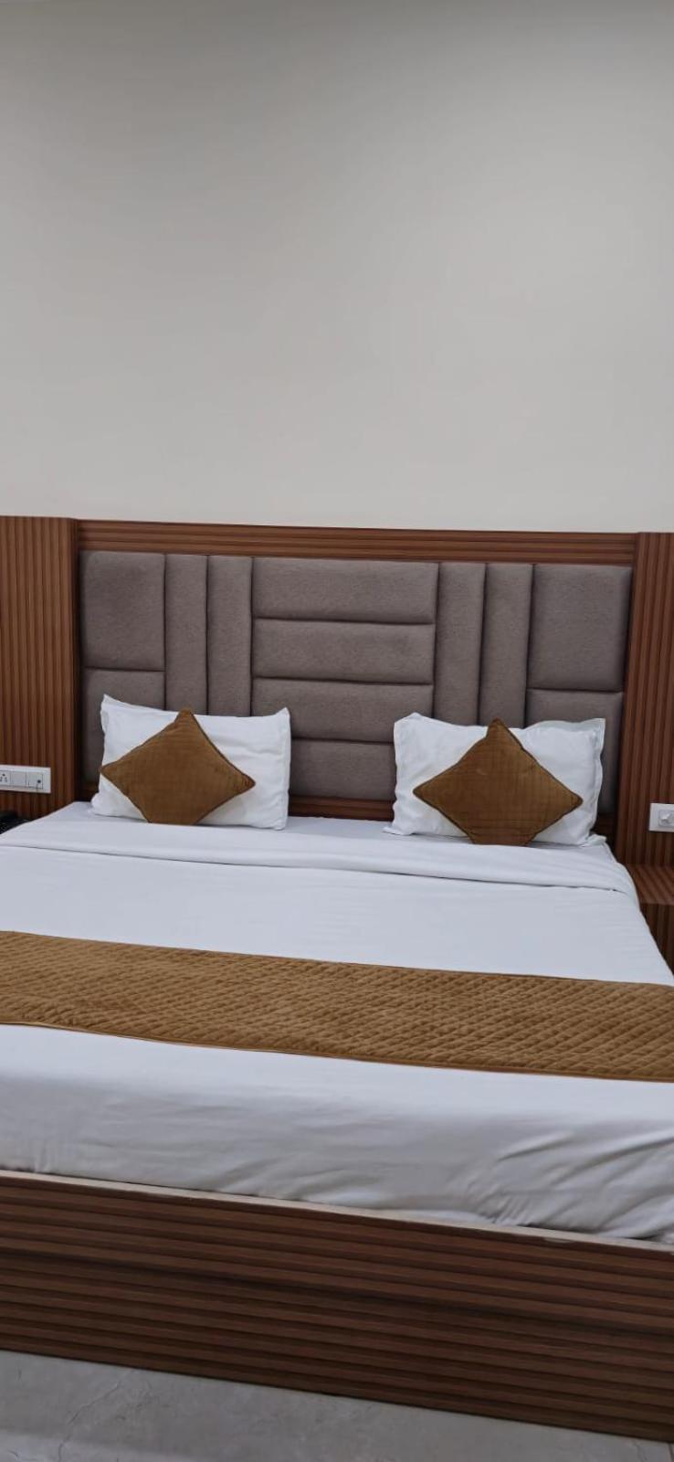 Satya Residency Hotel Катра Екстериор снимка