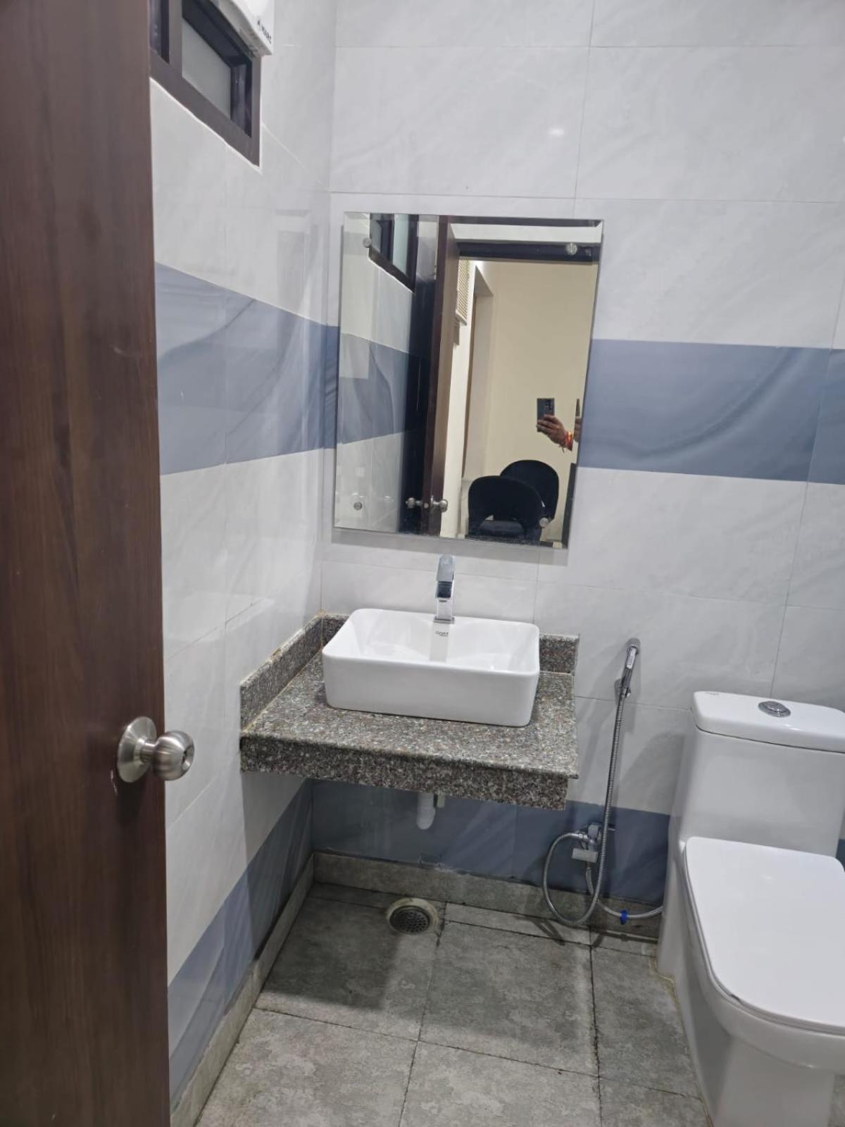 Satya Residency Hotel Катра Екстериор снимка
