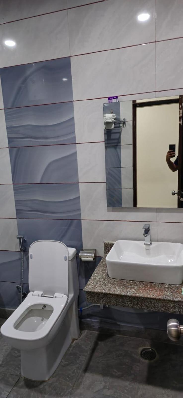 Satya Residency Hotel Катра Екстериор снимка