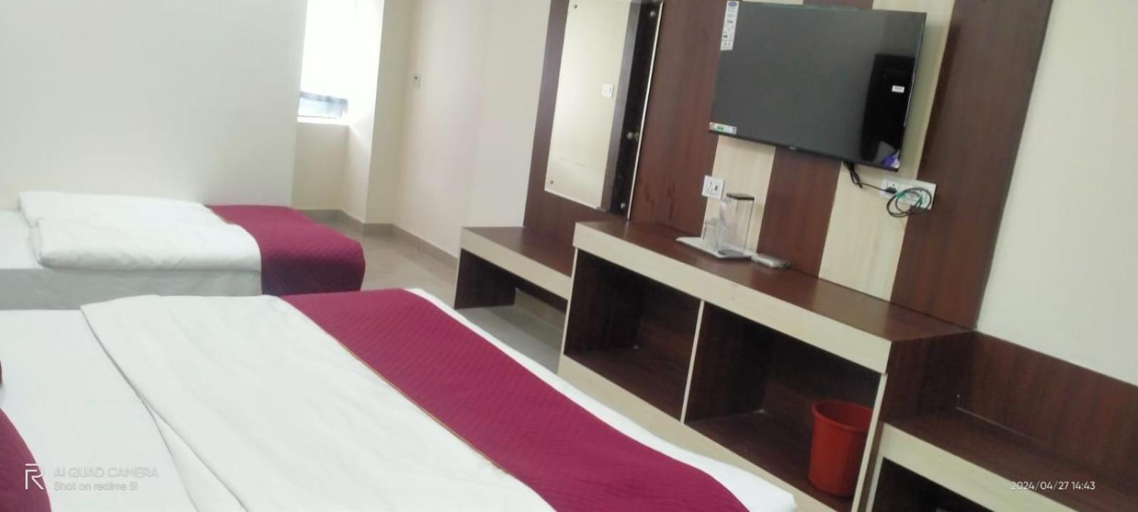 Satya Residency Hotel Катра Екстериор снимка
