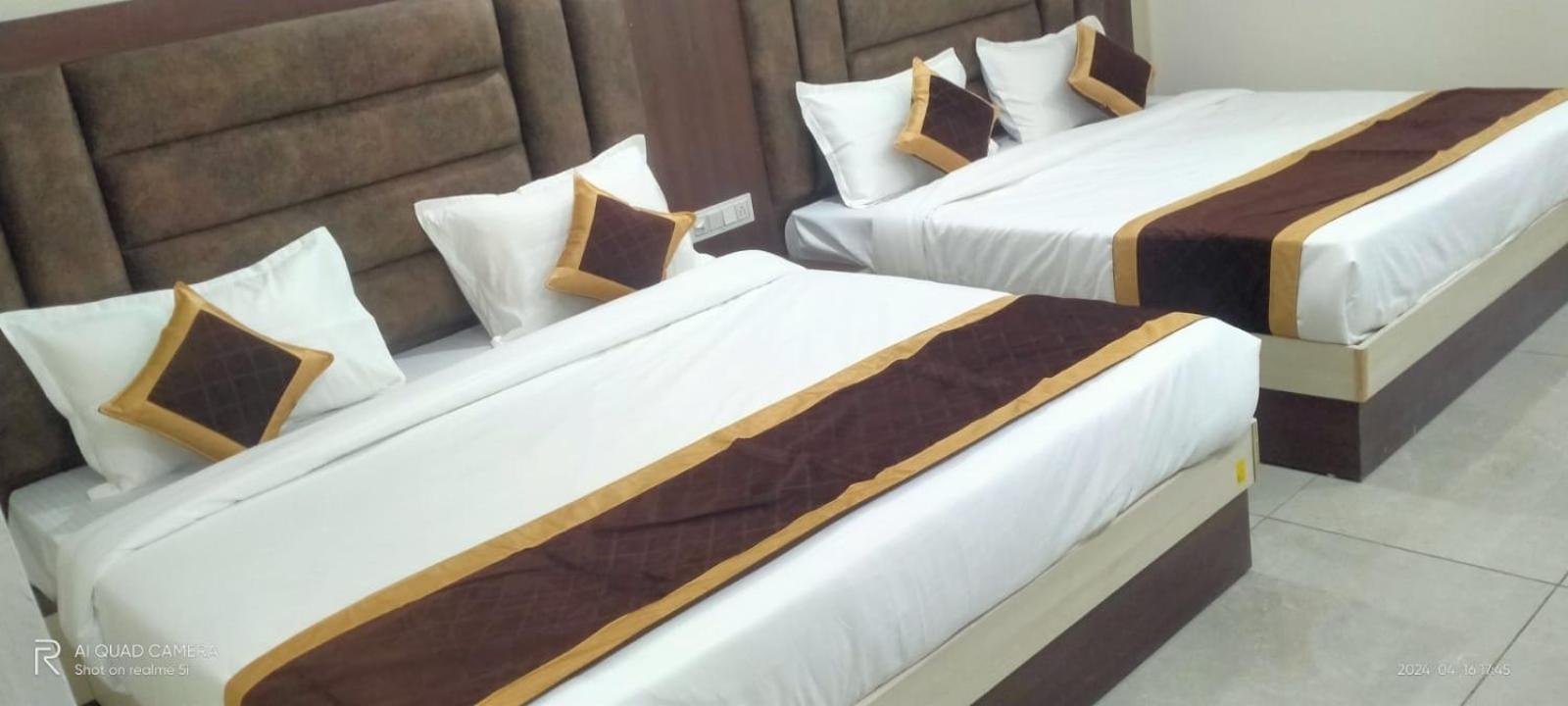 Satya Residency Hotel Катра Екстериор снимка