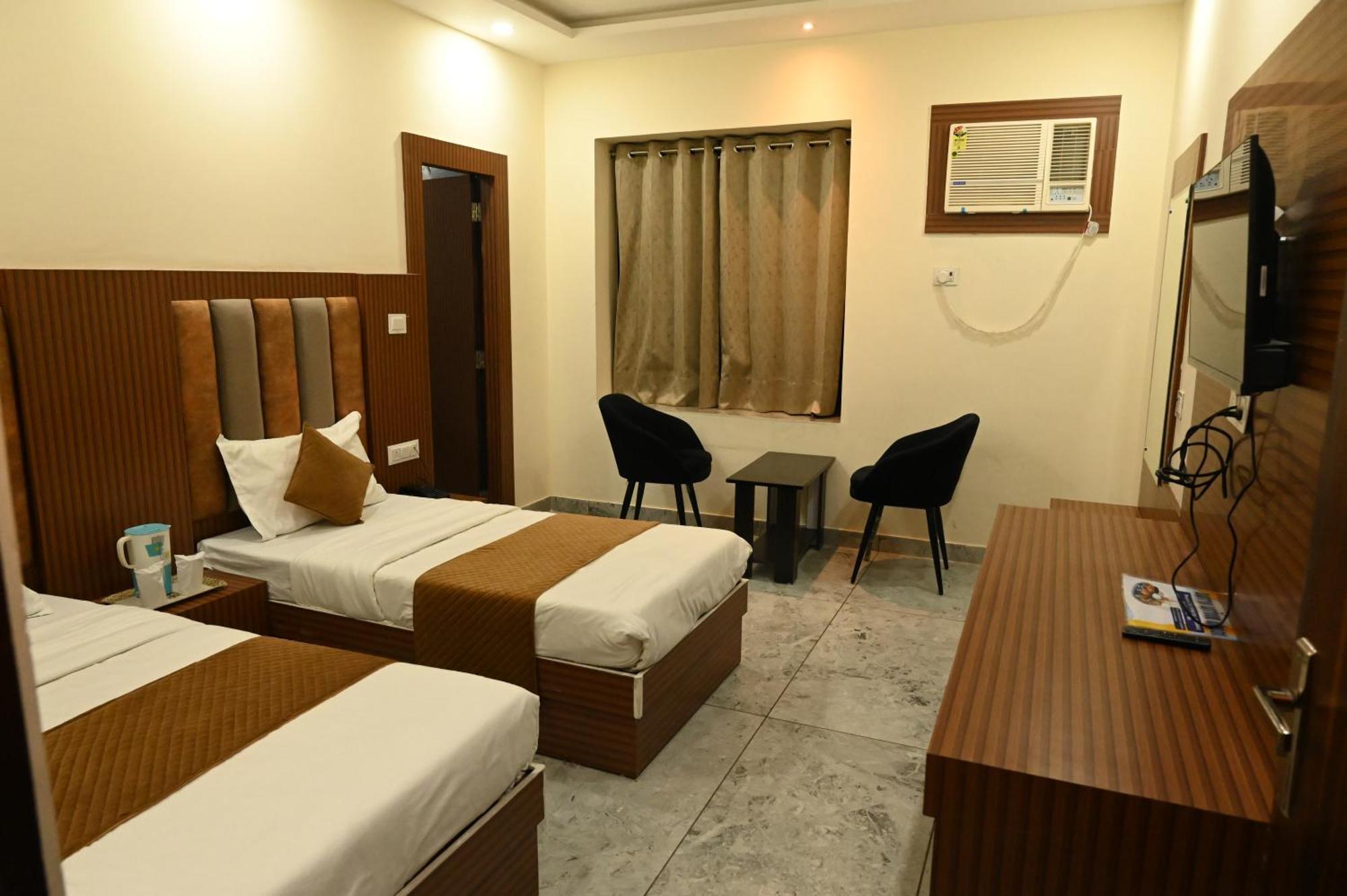 Satya Residency Hotel Катра Екстериор снимка