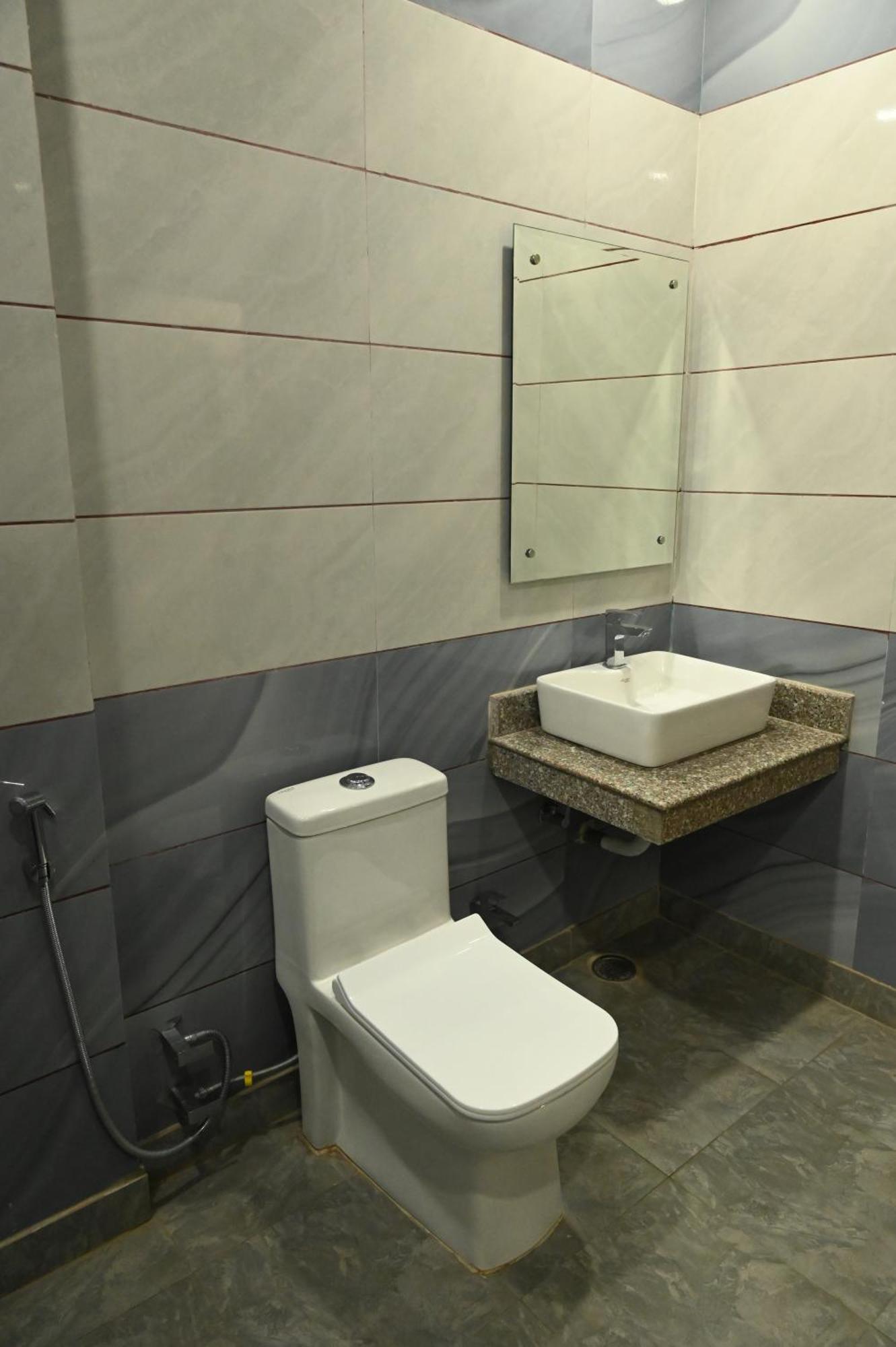 Satya Residency Hotel Катра Екстериор снимка