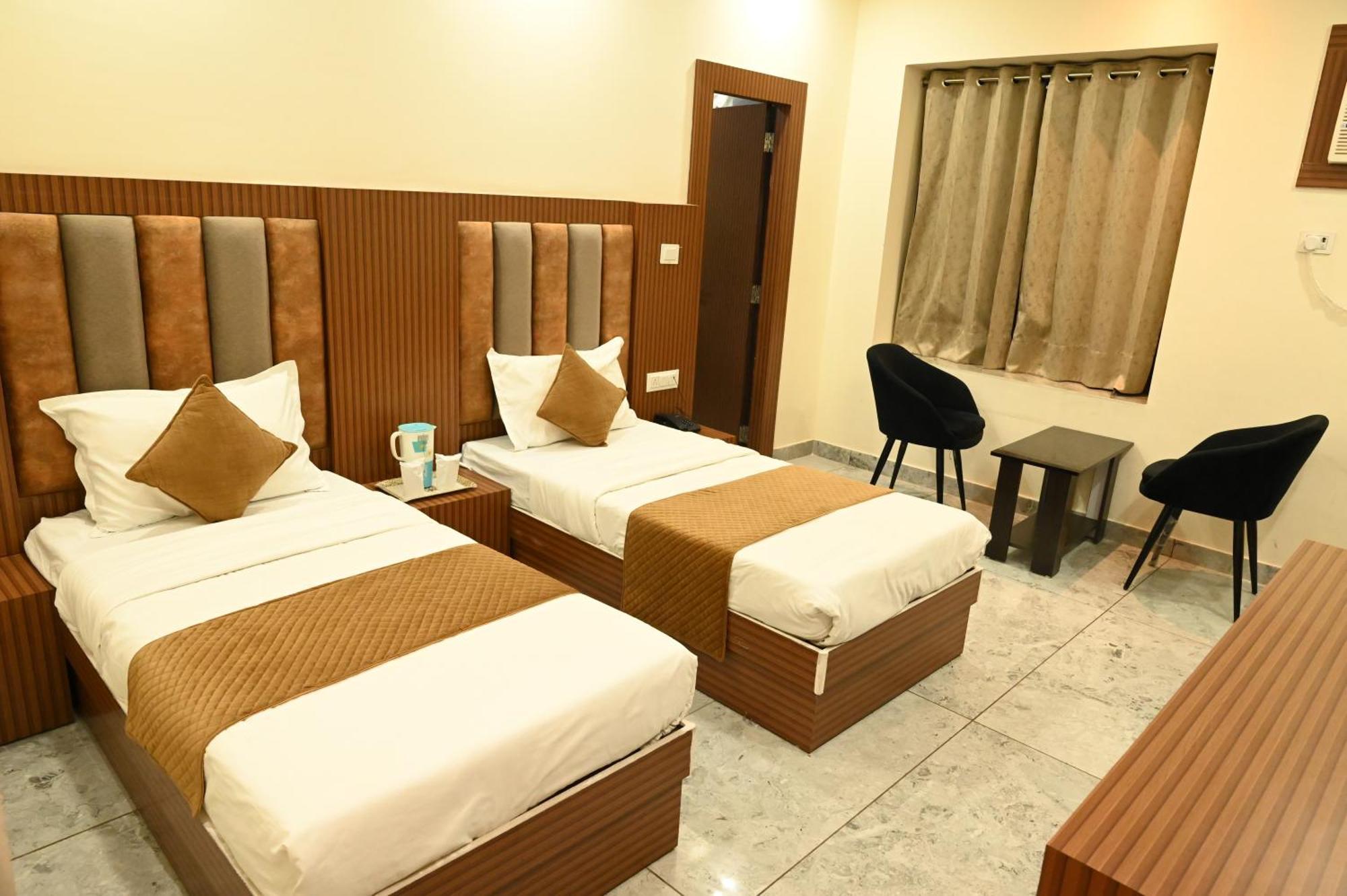 Satya Residency Hotel Катра Екстериор снимка